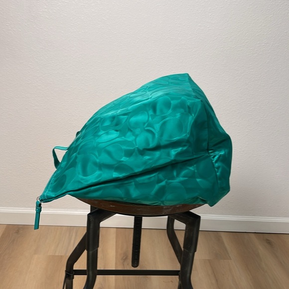 Rare Coach XL EMERALD GREEN Weekender Tote + Pouch - Picture 5 of 8